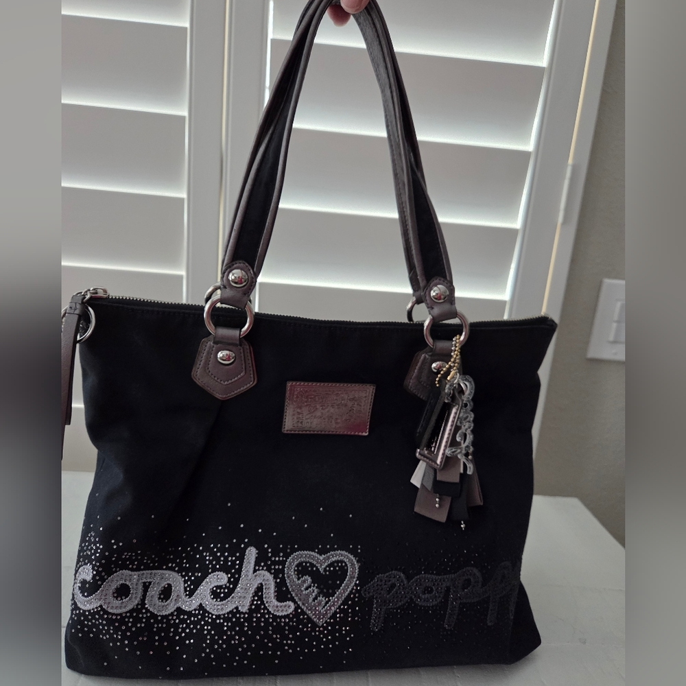NOT FOR SALE - EUC - RARE Coach Poppy Black  Tote w/COA